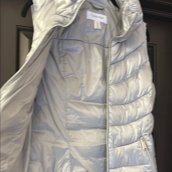 Calvin Klein Women's Silver Puffer Vest - Picture 4 of 7